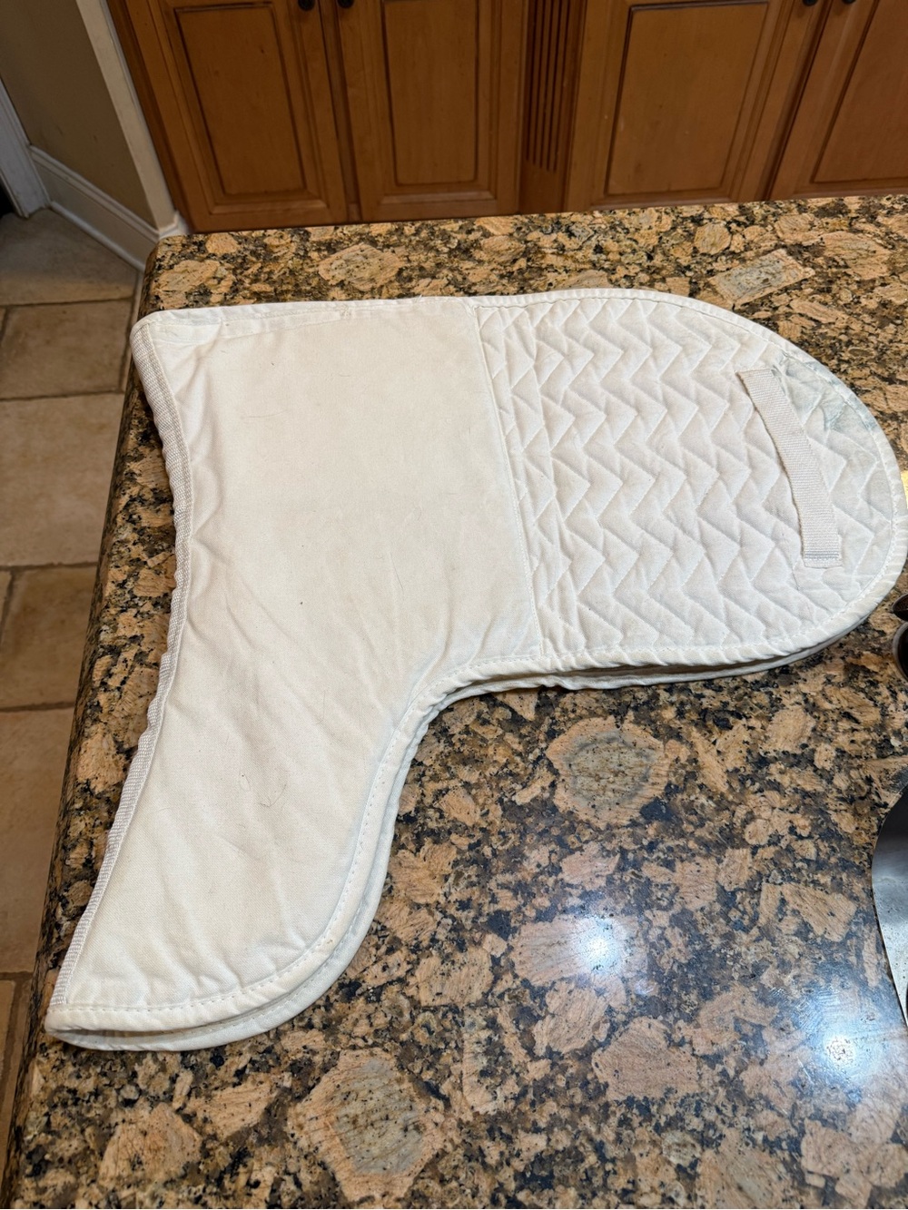 Equestrian Dressage saddle pad w/ SHIMS pockets includes SHIMS White shaped